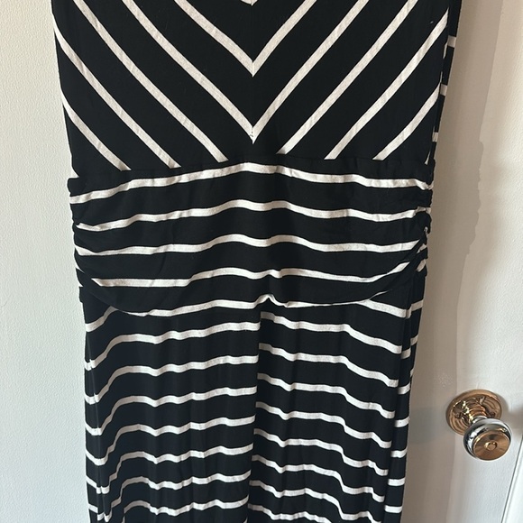 Vince Camuto Black and White Maxi Dress - Picture 4 of 6